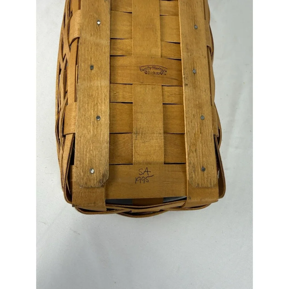1995 Family Heritage Bread Basket Vintage 14.5